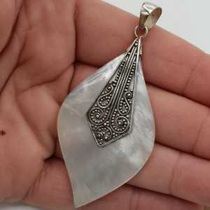 Silver mother of Pearl pendant