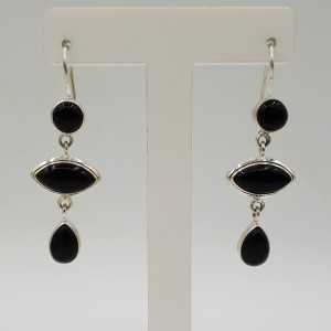 Silver long drop earrings set with cabochon black Onyxen