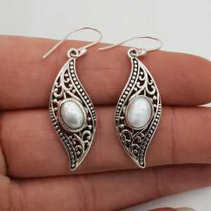 Silver earrings set with Pearl
