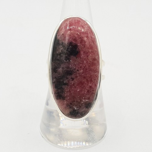 Zilveren ring gezet met Rhodoniet 18.5 mm