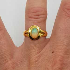Goud vergulde ring met Ethiopische Opaal 16.5 mm