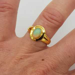 Goud vergulde ring met Ethiopische Opaal 16.5 mm