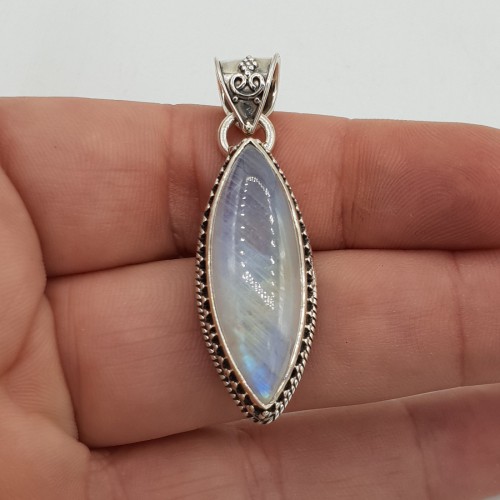 Zilveren hanger met marquise Maansteen in bewerkte setting