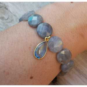 Bracelet with faceted Labradorite and gold plated blue Topaz Quartz pendant 