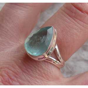 Zilveren ring gezet met druppelvorm facet Aquamarijn maat 18 mm 