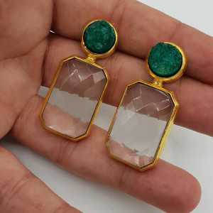 Vergoldete Ohrringe mit Kristallen und grünen roh-Achat-Stein