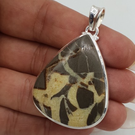 Zilveren hanger met druppelvorm Septaria