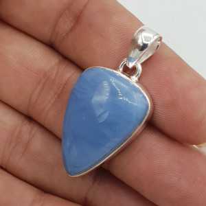 Zilveren hanger met driehoekige blauw Opaal