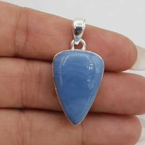Zilveren hanger met driehoekige blauw Opaal