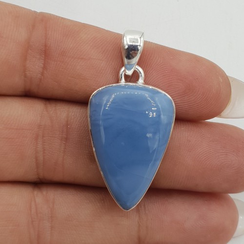 Zilveren hanger met driehoekige blauw Opaal