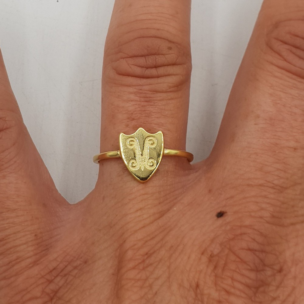 Vergoldeter ring mit einem Runden Schild, verstellbar