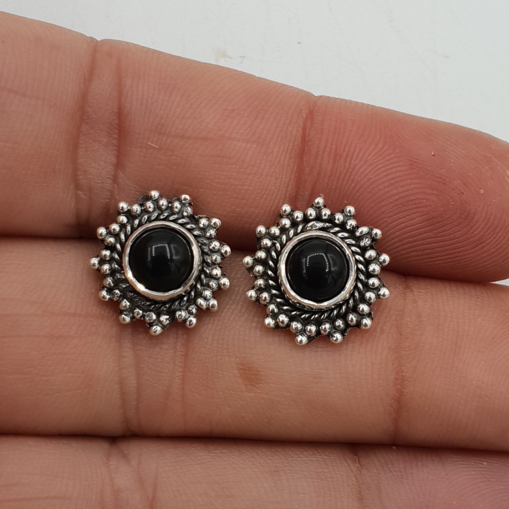 Silber oorknoppen-set mit einem Runden schwarzen Onyx.