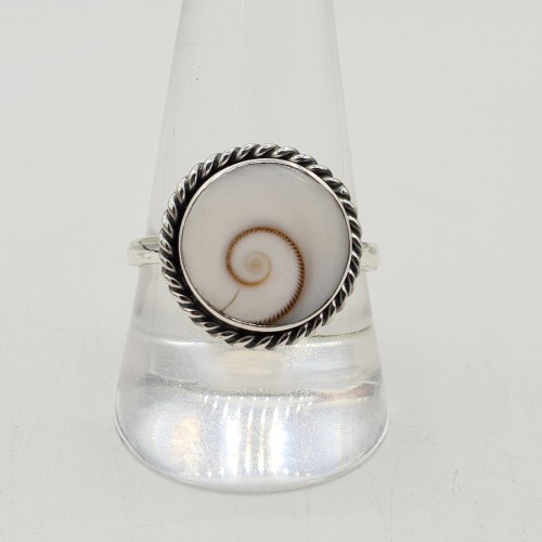 925 Sterling zilveren ring gezet met ronde Shiva schelp