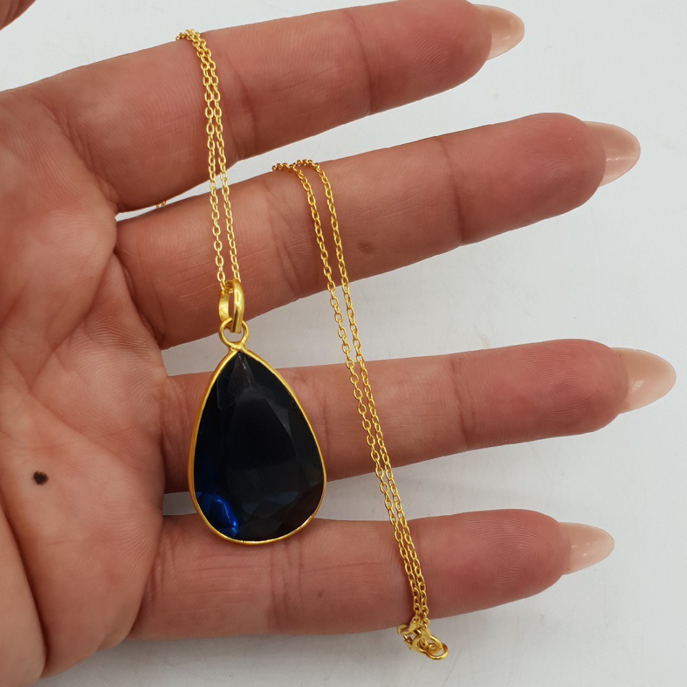 Goud vergulde ketting met Ioliet blauwe quartz hanger