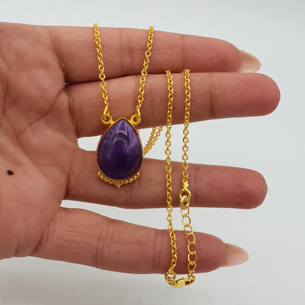 Vergoldete Halskette mit tropfenförmigen Amethyst-Anhänger