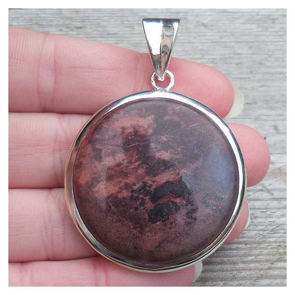 Silver pendant with round brown Sugiliet