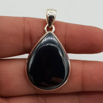 Zilveren hanger met druppelvormige Hematiet