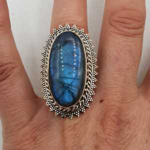 925 Sterling silver ring with a large Labradorite 17 mm