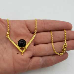 Gold-plated necklace with heart pendant set with round Onyx.