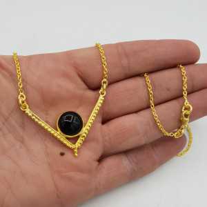 Gold-plated necklace with heart pendant set with round Onyx.