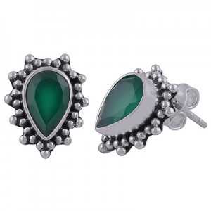 925 Sterling silver oorknoppen with green Onyx.