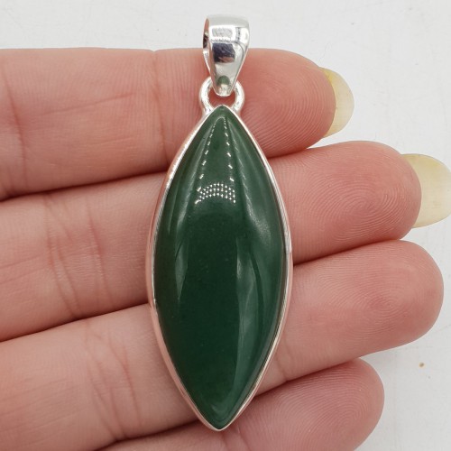 Zilveren hanger gezet met marquise Jade