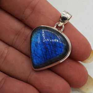 925 Sterling silver pendant with Labradorite