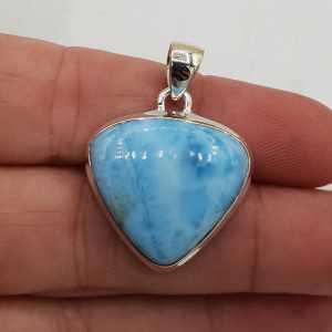 Made of 925 Sterling silver as a pendant, the triangular-shaped Larimar.
