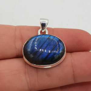 925 Sterling silver pendant, traverse oval-shaped Labradorite