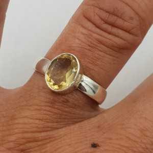 Ein Silber ring set mit einem ovalen rosa Turmalin 16,5 mm
