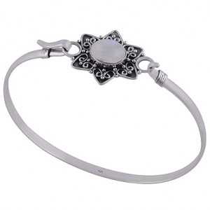 925 Sterling silver bangle with Moonstone