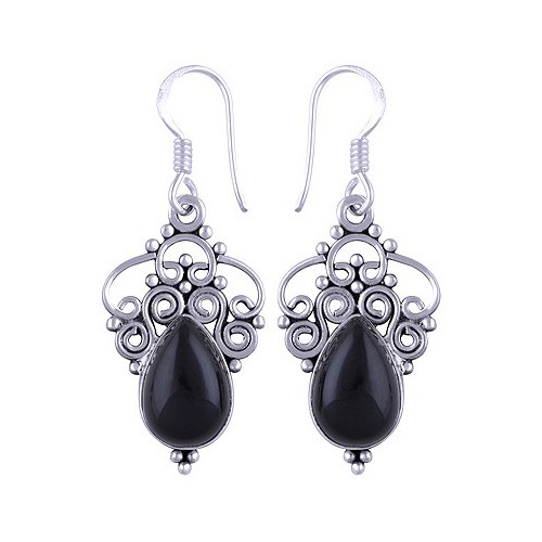 Zilveren oorbellen met druppelvormige zwarte Onyx