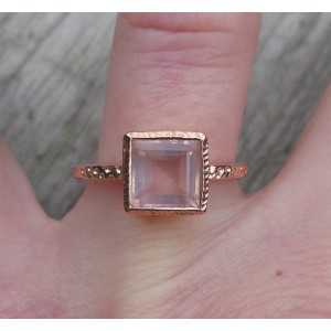 Gold-plated ring set with a square faceted rose quartz 17.3 mm