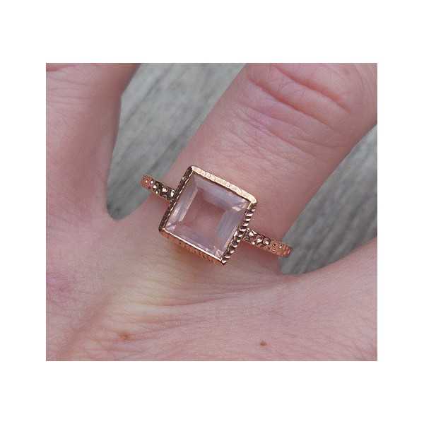 Gold-plated ring set with a square faceted rose quartz 17.3 mm