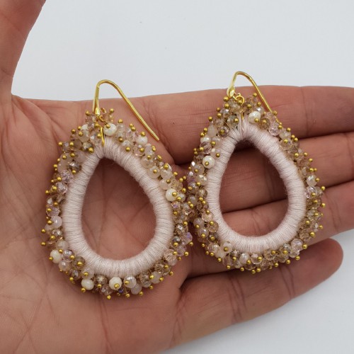 Vergulde glassberry oorbellen licht roze