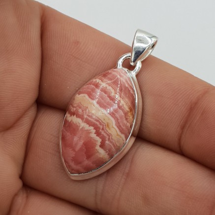 Zilveren hanger gezet met marquise Rhodochrosiet