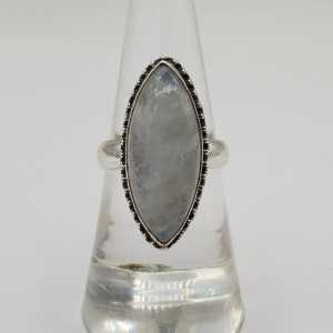 Zilveren ring gezet met marquise regenboog Maansteen 16.5 mm