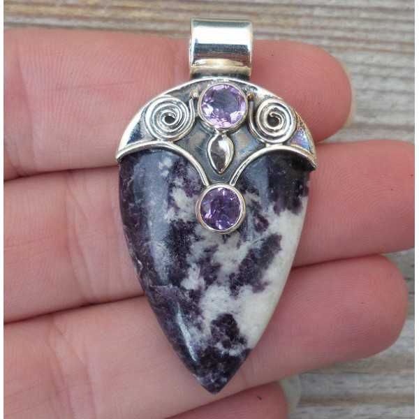 Silver pendant with Bertrandiet and round Amethyst 