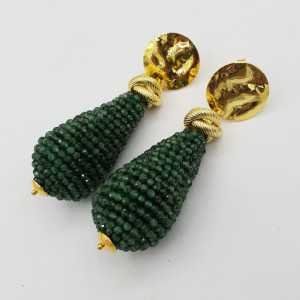 Goud vergulde oorbellen met grote druppel van Emerald steentjes