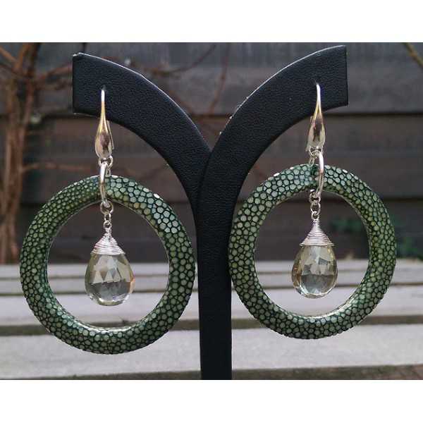 Zilveren oorbellen met groene Amethist en groen Roggenleer