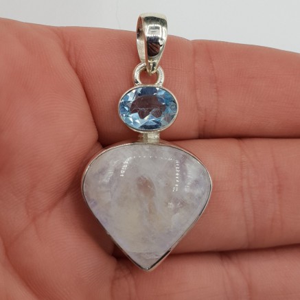 Zilveren hanger gezet met Maansteen en blauw Topaas