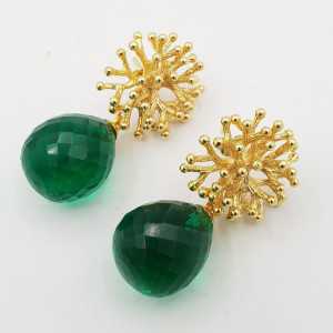 Goud vergulde oorbellen met Emerald groene quartz druppel