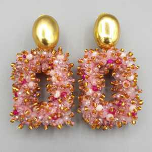 Goud vergulde oorbellen rechthoekige hanger mixed roze kristallen