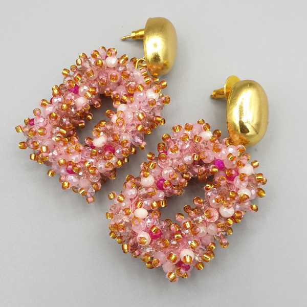 Goud vergulde oorbellen rechthoekige hanger mixed roze kristallen