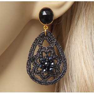 Gold plated earrings with Onyx and pendant of silk thread 