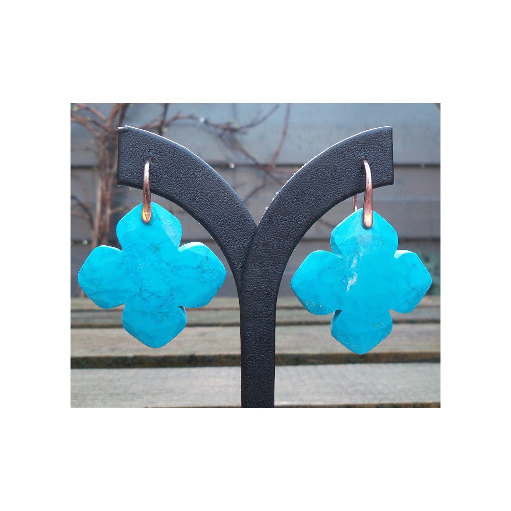 Gold plated earrings set with large clover in Turquoise 