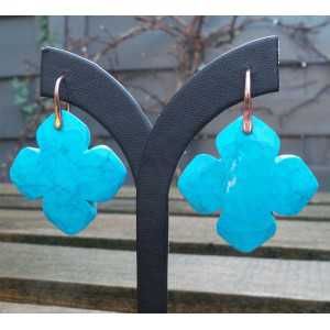 Gold plated earrings set with large clover in Turquoise 