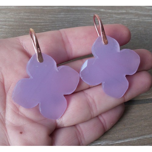 Vergulde oorbellen gezet met grote klaver van lavendel Chalcedoon 