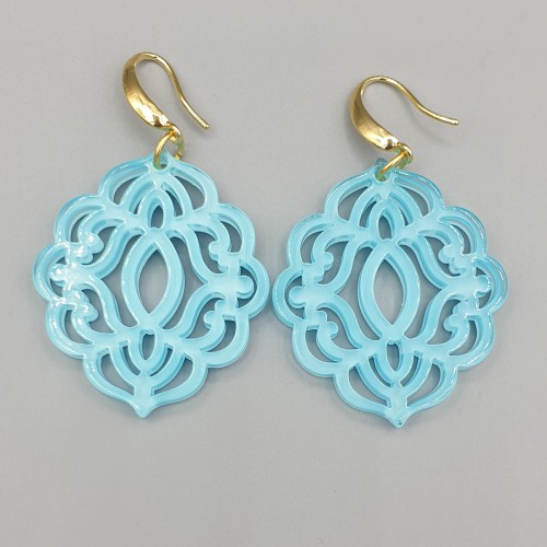 Oorbellen licht blauwe resin hanger