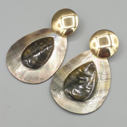 Vergulde oorbellen met Blacklip schelp hanger